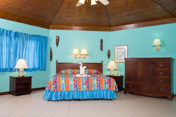 Hotel CocoLaPalm Seaside Resort (Whitehall)
